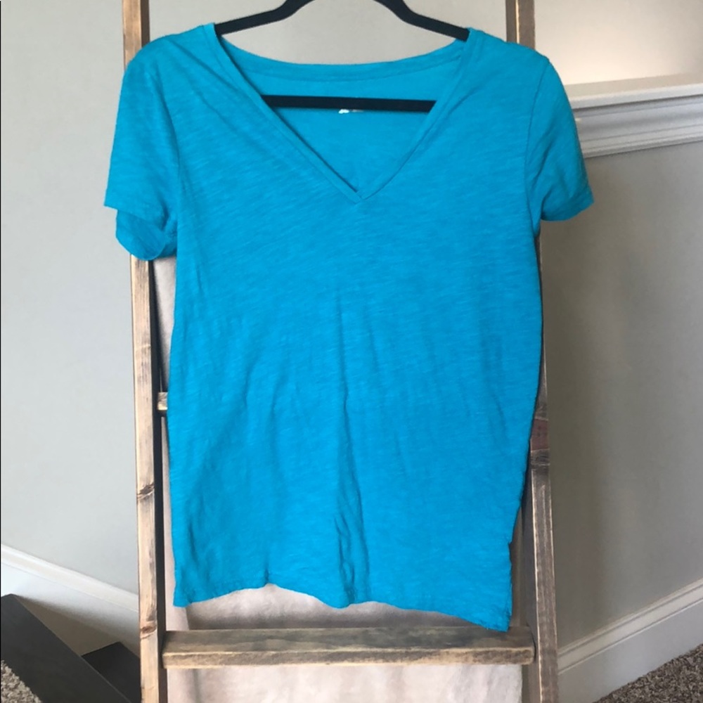 blue short sleeve tee